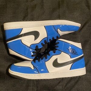 Jordan 1 Mid Signal Blue Size 12